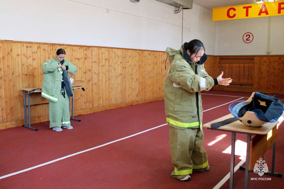 В Сургуте прошёл муниципальный этап соревнований «Школа безопасности» В Сургуте прошёл муниципальный этап соревнований «Школа безопасности»