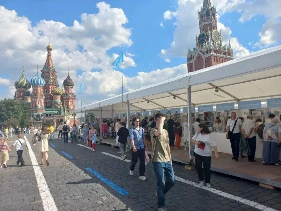Литературу Югры представили на главной книжной площадке страны Литературу Югры представили на главной книжной площадке страны