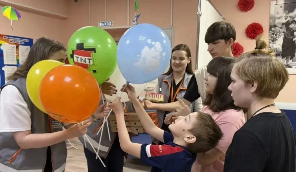 Уважаемые работники и ветераны социальной сферы Нижневартовска! От всего сердца поздравляю с профессиональным праздником — Днём социального работника! Уважаемые работники и ветераны социальной сферы Нижневартовска! От всего сердца поздравляю с профессиональным праздником — Днём социального работника!