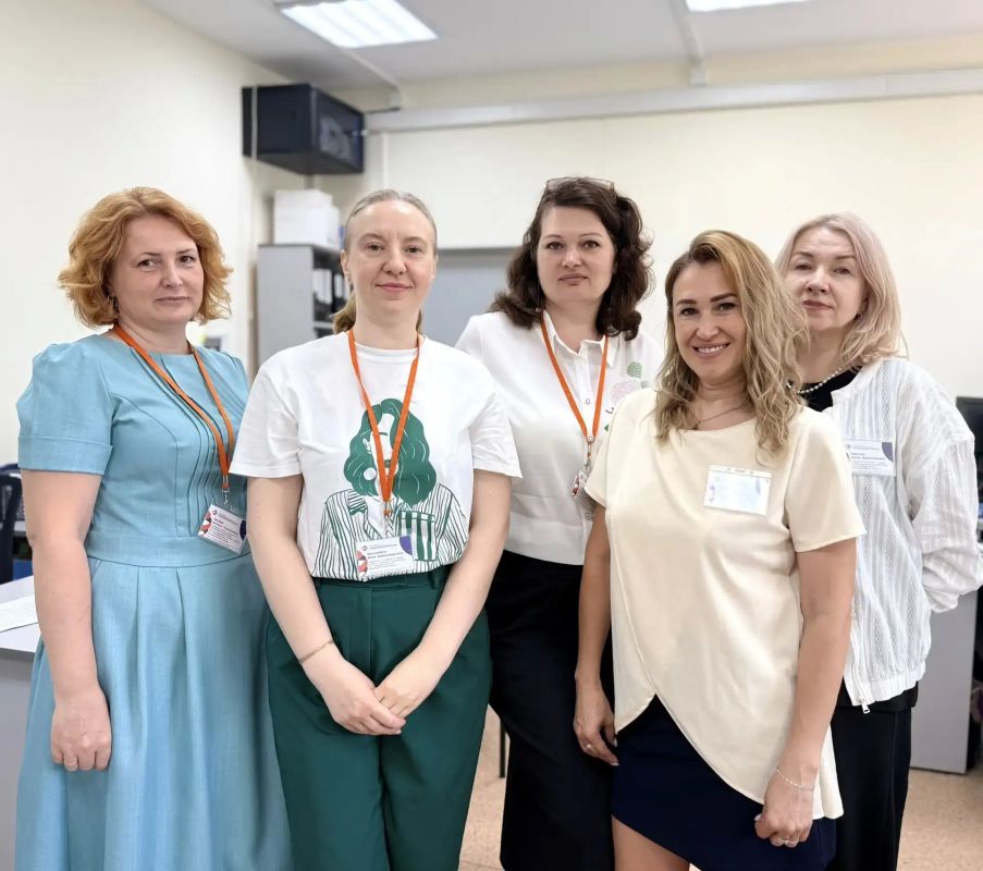 Уважаемые работники и ветераны социальной сферы Нижневартовска! От всего сердца поздравляю с профессиональным праздником — Днём социального работника! Уважаемые работники и ветераны социальной сферы Нижневартовска! От всего сердца поздравляю с профессиональным праздником — Днём социального работника!