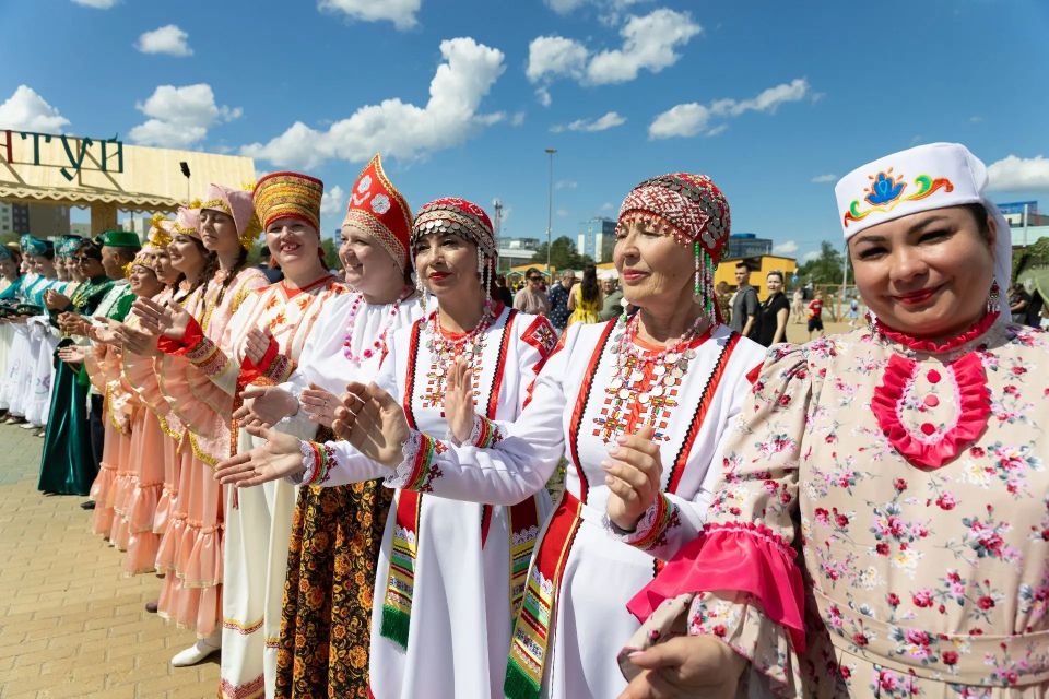В лучших традициях: 53 тысячи сургутян и гостей города с размахом отметили III Международный Иртышский Сабантуй В лучших традициях: 53 тысячи сургутян и гостей города с размахом отметили III Международный Иртышский Сабантуй