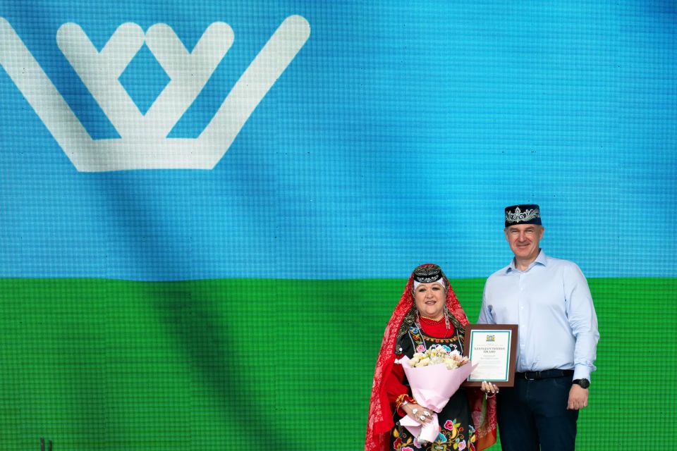 Жительница Ханты-Мансийска отмечена высокой наградой за вклад в культурное единство Югры