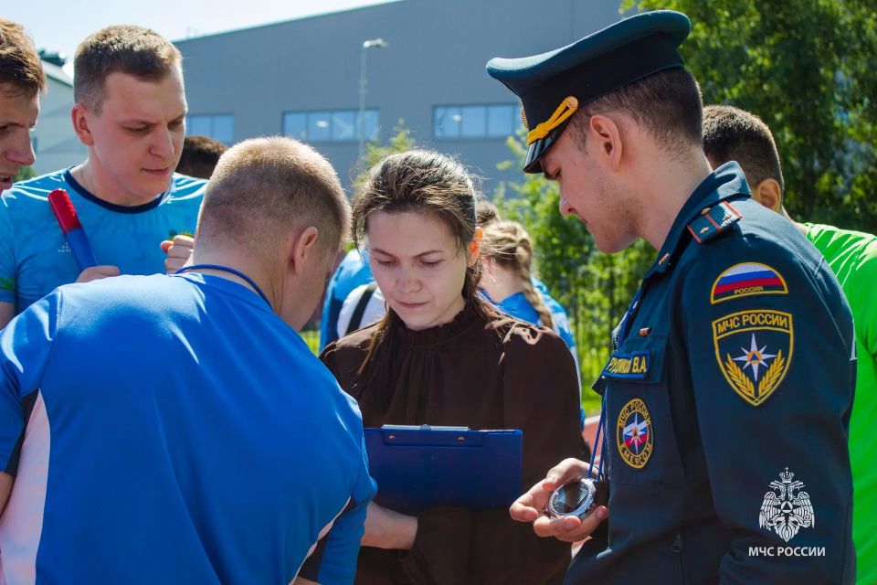 Сотрудники МЧС Югры поборолись за победу в легкоатлетической эстафете Сотрудники МЧС Югры поборолись за победу в легкоатлетической эстафете
