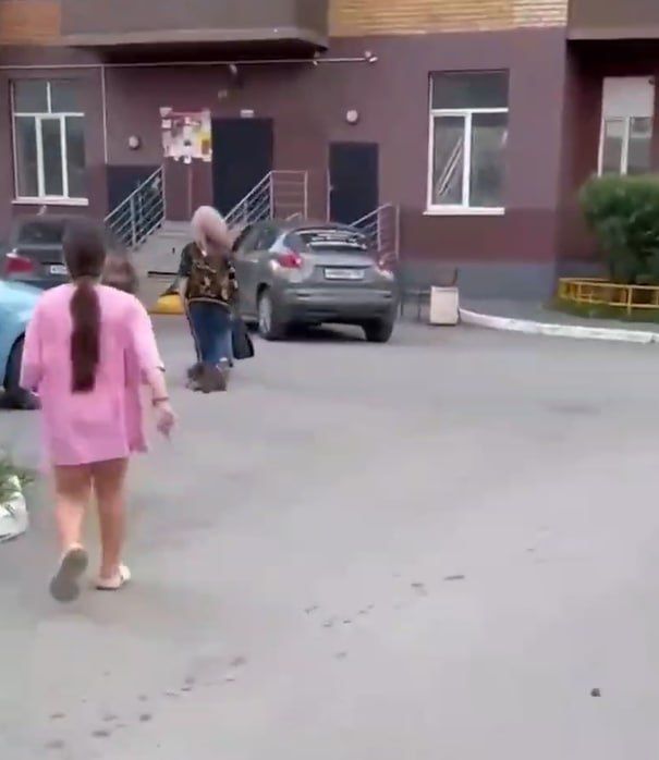 -Ты чего, ходить разучился?