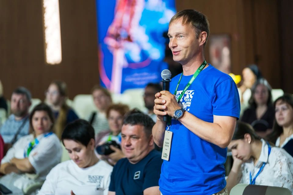 Космонавт Сергей Рыжиков встретился с югорчанами Космонавт Сергей Рыжиков встретился с югорчанами