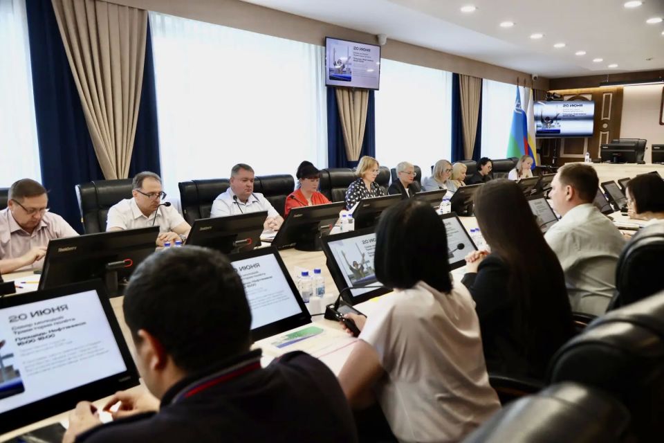 Провл заседание организационного комитета по подготовке к Неделе молодёжи «Север молодой: траектория полета» и Дню молодёжи Провл заседание организационного комитета по подготовке к Неделе молодёжи «Север молодой: траектория полета» и Дню молодёжи