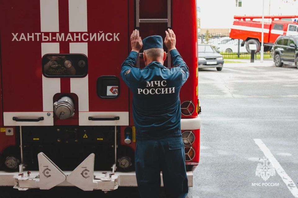 Уступи дорогу пожарной машине - это может спасти жизнь Уступи дорогу пожарной машине - это может спасти жизнь