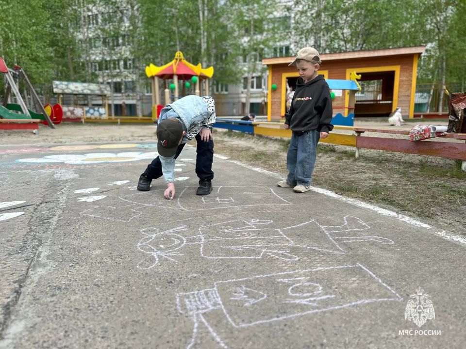 В Лангепасе воспитанники детского сада изучили правила пожарной безопасности через творчество В Лангепасе воспитанники детского сада изучили правила пожарной безопасности через творчество