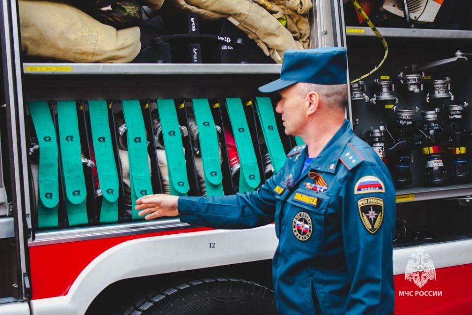 Уступи дорогу пожарной машине - это может спасти жизнь Уступи дорогу пожарной машине - это может спасти жизнь