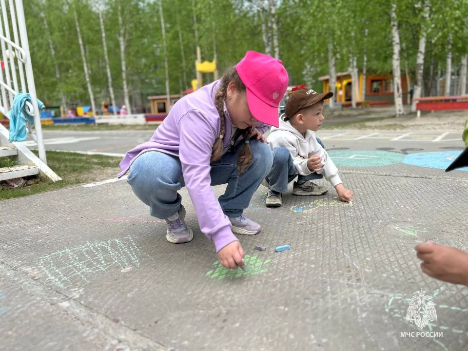 В Лангепасе воспитанники детского сада изучили правила пожарной безопасности через творчество В Лангепасе воспитанники детского сада изучили правила пожарной безопасности через творчество