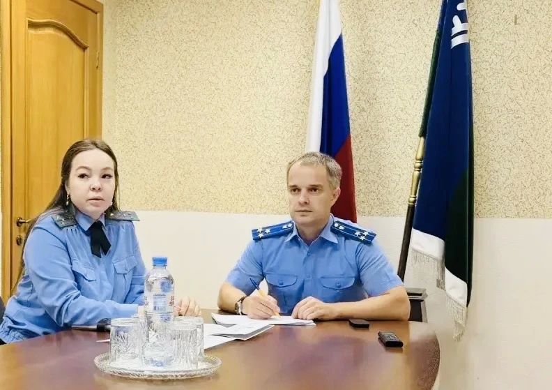 Прокурор Берёзовского района Роман Жуков с руководителем территориального отдела судебных приставов посредством видеоконференцсвязи провел личный прием жителей труднодоступных населенных пунктов