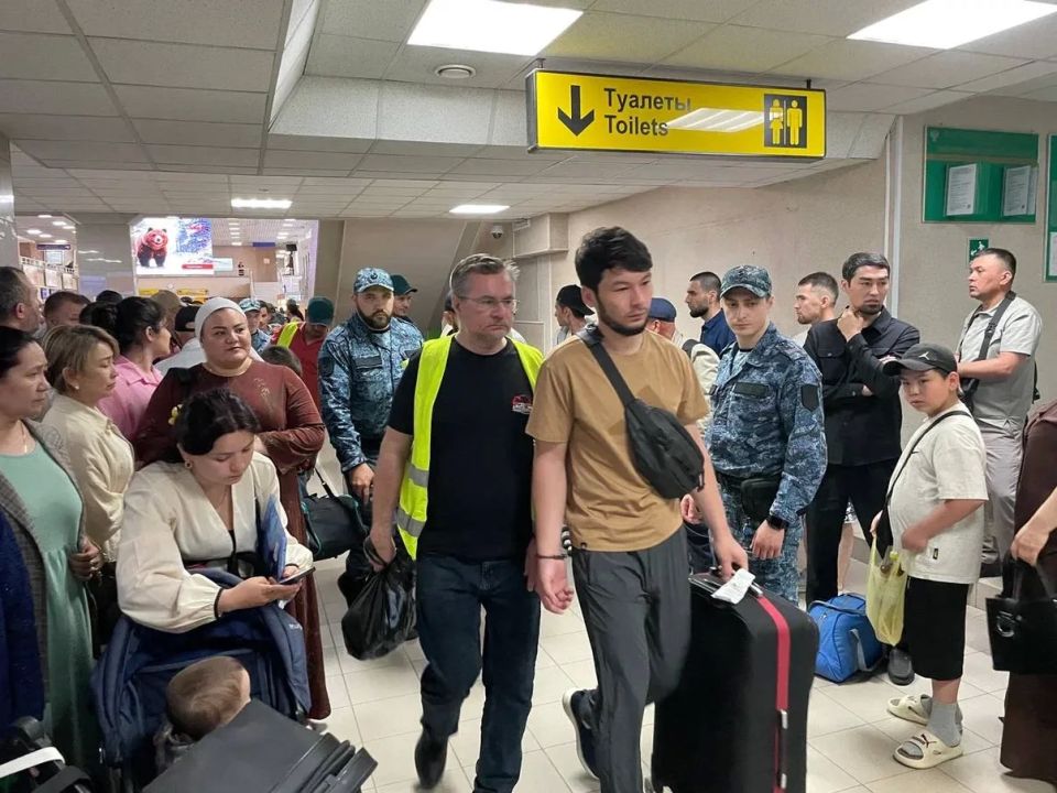 Из Югры выдворили 59 мигрантов Из Югры выдворили 59 мигрантов
