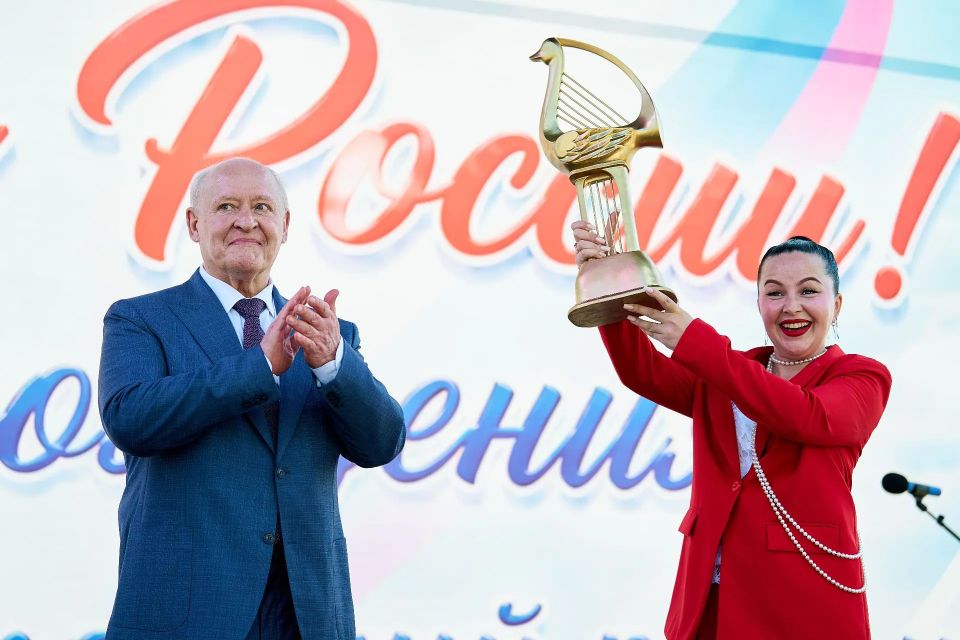 Жители Нижневартовского района получили заслуженные награды в День России Жители Нижневартовского района получили заслуженные награды в День России