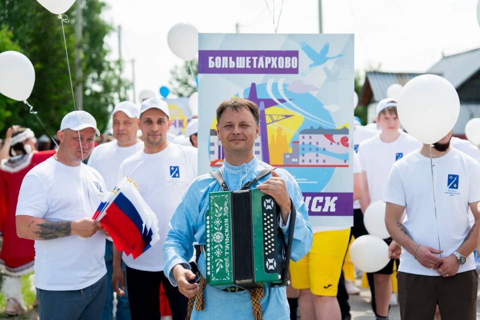 Руслан Кухарук: День России и 98летие Нижневартовского района встретили с жителями муниципалитета ярко и дружно! Руслан Кухарук: День России и 98летие Нижневартовского района встретили с жителями муниципалитета ярко и дружно!