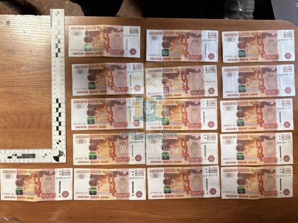Молодой вахтовик украл у пожилого коллеги почти полмиллиона рублей Молодой вахтовик украл у пожилого коллеги почти полмиллиона рублей