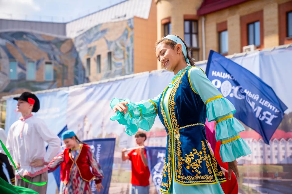 Югорчане собрались в «Хоровод Единства» Югорчане собрались в «Хоровод Единства»