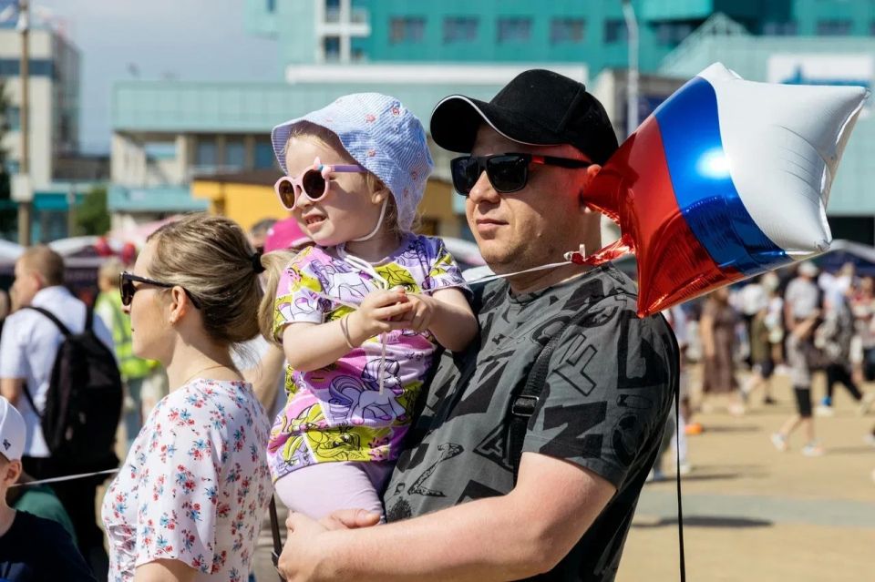 Сургут отметил День России и День города: праздник единства, истории и созидания Сургут отметил День России и День города: праздник единства, истории и созидания