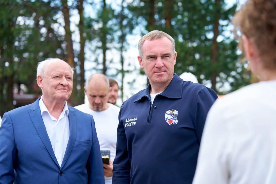 Губернатор Югры Руслан Кухарук осмотрел объекты культуры, образования и спорта в Варьёгане Губернатор Югры Руслан Кухарук осмотрел объекты культуры, образования и спорта в Варьёгане