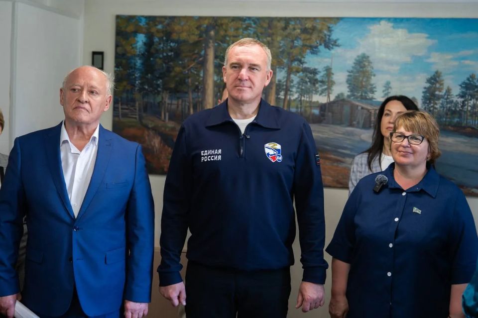 Губернатор Югры Руслан Кухарук осмотрел объекты культуры, образования и спорта в Варьёгане Губернатор Югры Руслан Кухарук осмотрел объекты культуры, образования и спорта в Варьёгане