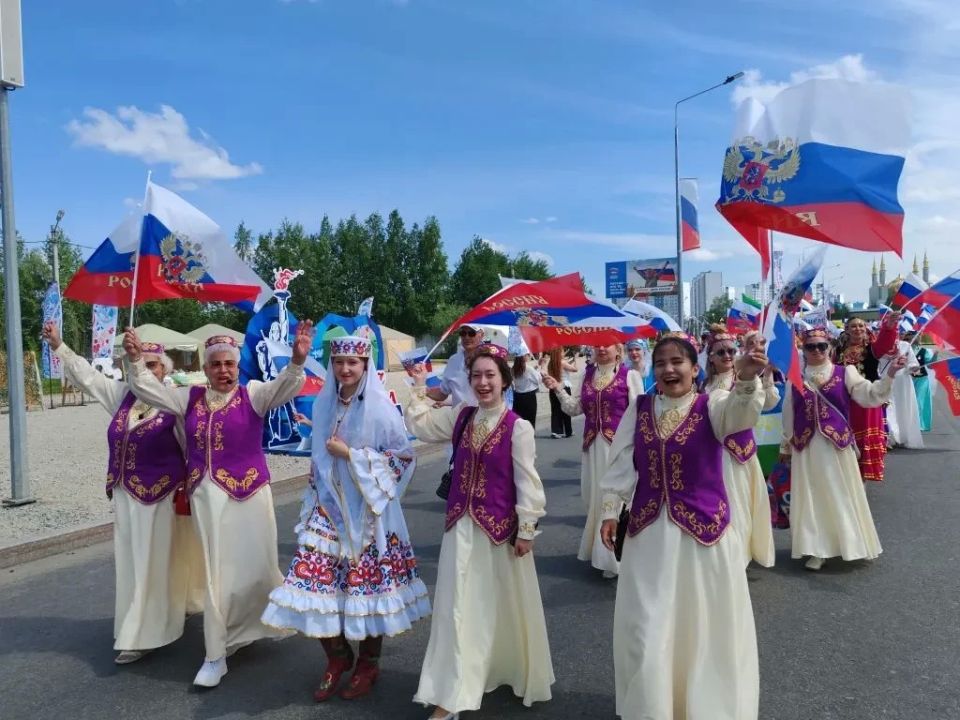 Сейчас на набережной реки Оби проходит Праздник дружбы народов Сейчас на набережной реки Оби проходит Праздник дружбы народов