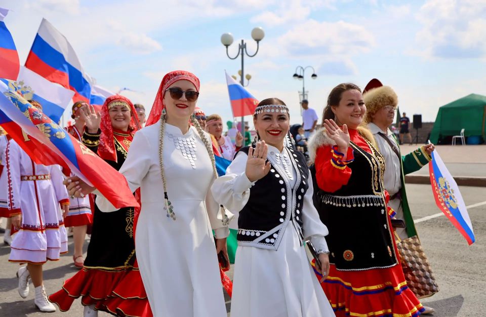 Друзья, на фестивале «Самотлорские ночи» есть особая традиция, которая трогает меня до глубины души — это Праздник Дружбы народов Друзья, на фестивале «Самотлорские ночи» есть особая традиция, которая трогает меня до глубины души — это Праздник Дружбы народов