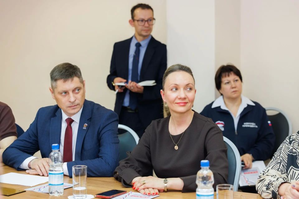 Встретился с участниками предварительного голосования партии «Единая Россия», которое впервые прошло в электронном формате Встретился с участниками предварительного голосования партии «Единая Россия», которое впервые прошло в электронном формате
