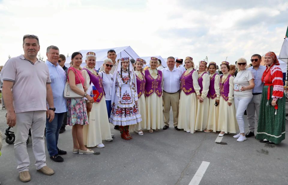 Друзья, на фестивале «Самотлорские ночи» есть особая традиция, которая трогает меня до глубины души — это Праздник Дружбы народов Друзья, на фестивале «Самотлорские ночи» есть особая традиция, которая трогает меня до глубины души — это Праздник Дружбы народов
