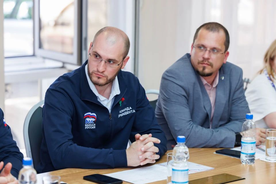 Встретился с участниками предварительного голосования партии «Единая Россия», которое впервые прошло в электронном формате Встретился с участниками предварительного голосования партии «Единая Россия», которое впервые прошло в электронном формате