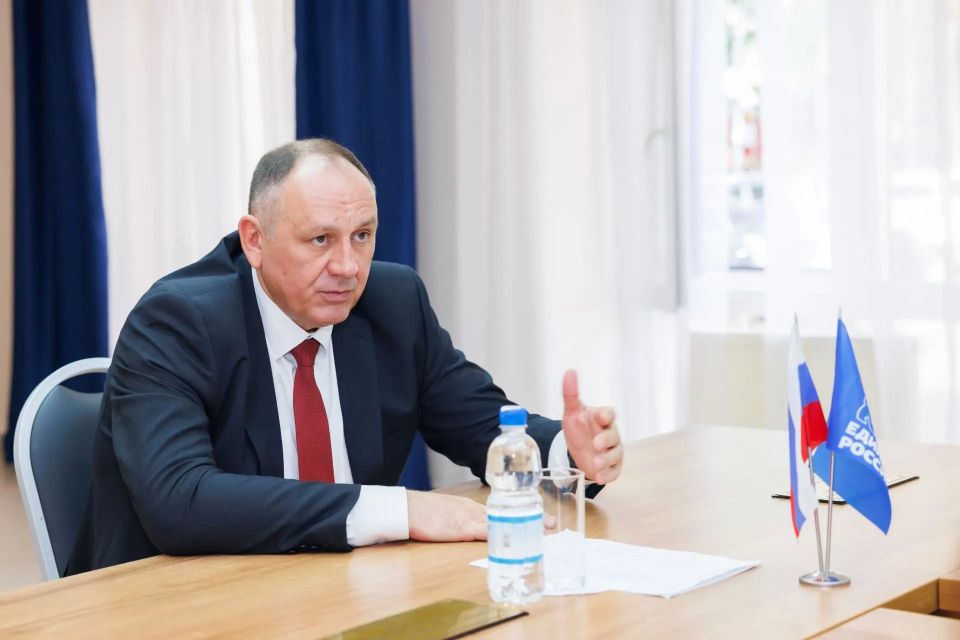 Встретился с участниками предварительного голосования партии «Единая Россия», которое впервые прошло в электронном формате Встретился с участниками предварительного голосования партии «Единая Россия», которое впервые прошло в электронном формате