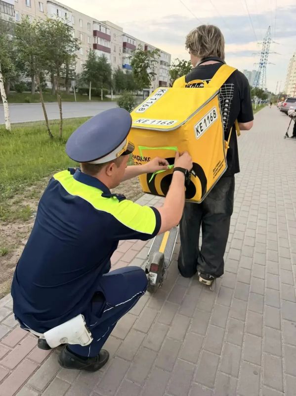 Профилактика аварийности с детьми: в крупнейшем городе округа проходят массовые пешие патрули Профилактика аварийности с детьми: в крупнейшем городе округа проходят массовые пешие патрули