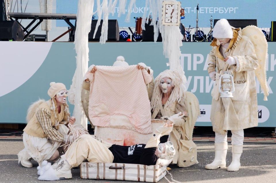 В большую театральную площадку под открытым небом превратилась набережная Оби в рамках фестиваля «Самотлорские ночи» В большую театральную площадку под открытым небом превратилась набережная Оби в рамках фестиваля «Самотлорские ночи»