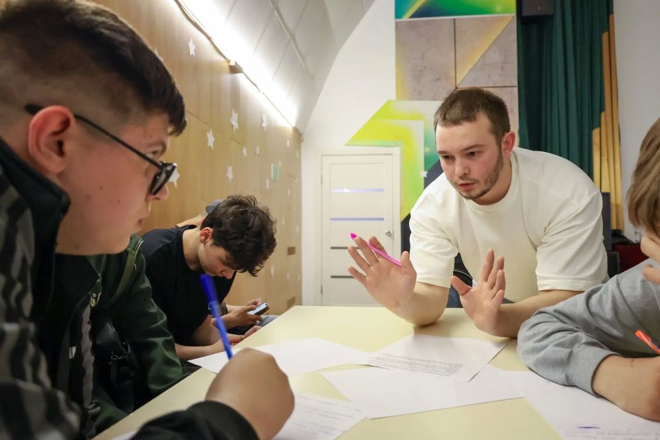 Подростки Югры проводят каникулы с пользой Подростки Югры проводят каникулы с пользой