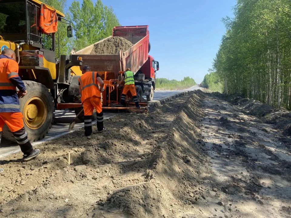 В Ханты-Мансийском автономном округе-Югре ремонтируют участок автодороги г. Лангепас - г. Покачи В Ханты-Мансийском автономном округе-Югре ремонтируют участок автодороги г. Лангепас - г. Покачи