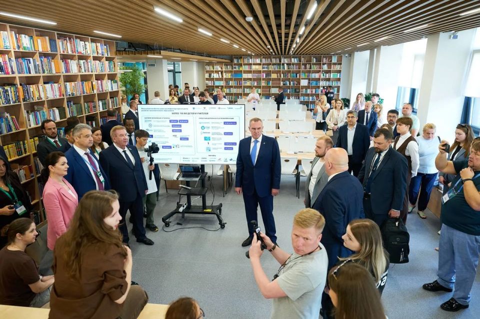 В рамках IT-Форума в Ханты-Мансийске открыли новый корпус Югоского физико-математического лицея В рамках IT-Форума в Ханты-Мансийске открыли новый корпус Югоского физико-математического лицея