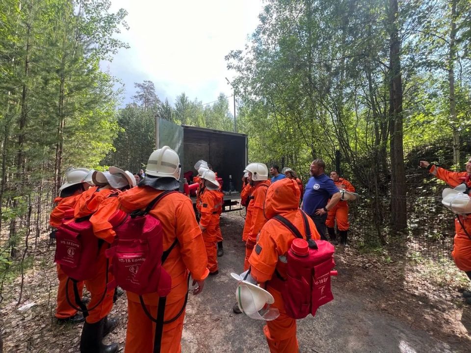 В Югре завершились учебно-полевые сборы добровольных пожарных В Югре завершились учебно-полевые сборы добровольных пожарных