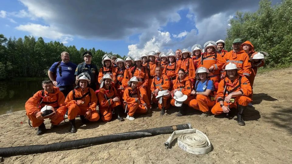 В Югре завершились учебно-полевые сборы добровольных пожарных В Югре завершились учебно-полевые сборы добровольных пожарных