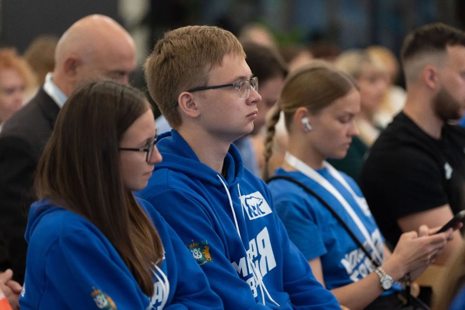 Принял участие в круглом столе: «Внедрение технологий ИИ в субъектах УрФО: от пилотов к масштабированию» – одной из площадок Международного IT-Форума с участием стран БРИКС и ШОС, проходящего сейчас в Ханты-Мансийске Принял участие в круглом столе: «Внедрение технологий ИИ в субъектах УрФО: от пилотов к масштабированию» – одной из площадок Международного IT-Форума с участием стран БРИКС и ШОС, проходящего сейчас в Ханты-Мансийске