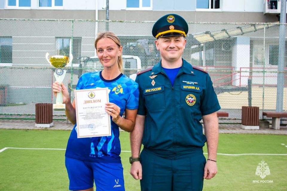 Спортивный праздник в честь двух дат: соревнования по волейболу прошли в Главном управлении Спортивный праздник в честь двух дат: соревнования по волейболу прошли в Главном управлении