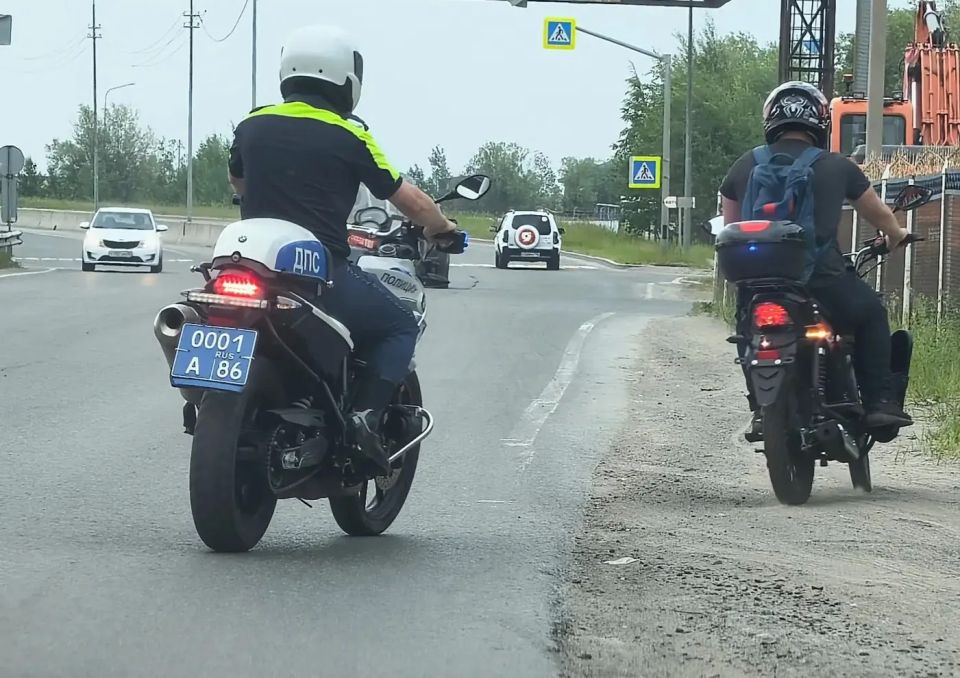 Госавтоинспекция Сургута совместно с общественностью провела профилактическое мероприятие "Мотоцикл" Госавтоинспекция Сургута совместно с общественностью провела профилактическое мероприятие "Мотоцикл"