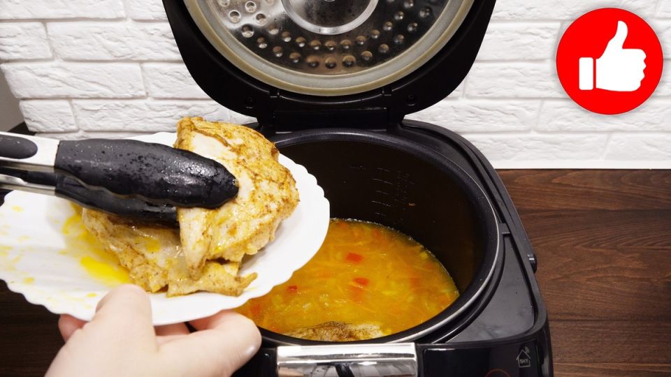 Вкусный рис с курицей и овощами для удобного ужина в мультиварке