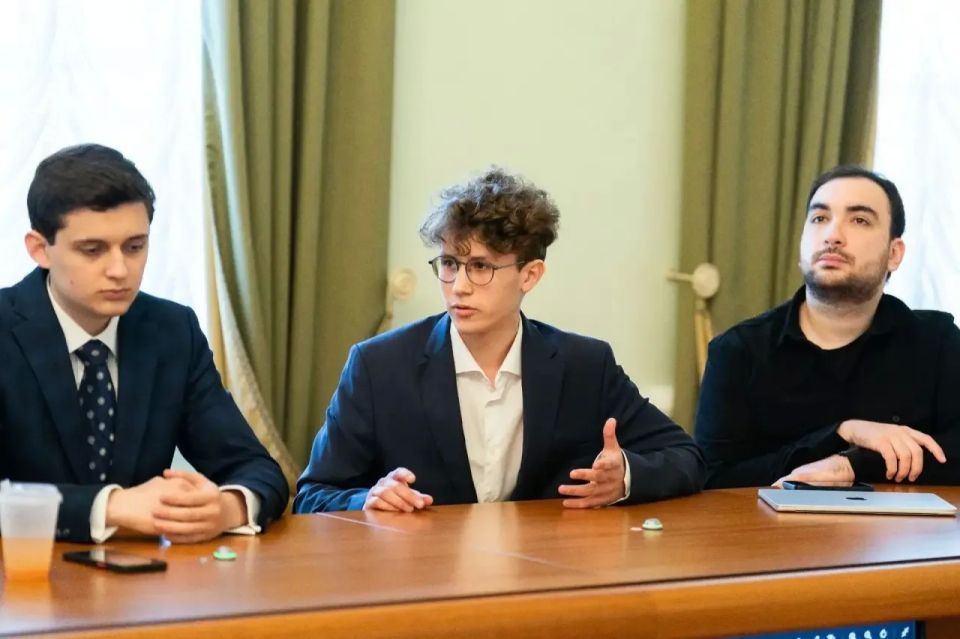 В Москве, в Высшей школе экономики, состоялась защита проектов участников образовательной дисциплины «Государственные проекты развития: от идеи к управлению изменениями» (проект «ГосВышка») В Москве, в Высшей школе экономики, состоялась защита проектов участников образовательной дисциплины «Государственные проекты развития: от идеи к управлению изменениями» (проект «ГосВышка»)