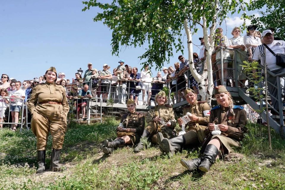 В Ярках воспроизвели подвиг полного кавалера Ордена Славы югорчанина Александра Черушникова В Ярках воспроизвели подвиг полного кавалера Ордена Славы югорчанина Александра Черушникова