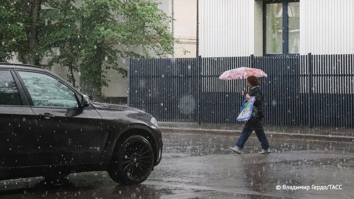 Жаркая погода с градом и дождями ожидается в течение текущей недели в ряде регионов УрФО, сообщили в региональных гидрометцентрах