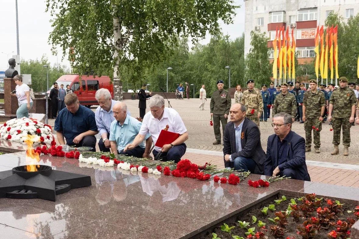 В День памяти и скорби сургутяне отдали дань памяти погибшим в Великой Отечественной войне В День памяти и скорби сургутяне отдали дань памяти погибшим в Великой Отечественной войне