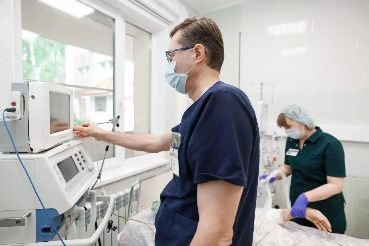 Дорогие друзья, сегодня мы отмечаем День медицинского работника! Хотел бы поздравить всех с этим замечательным праздником Дорогие друзья, сегодня мы отмечаем День медицинского работника! Хотел бы поздравить всех с этим замечательным праздником
