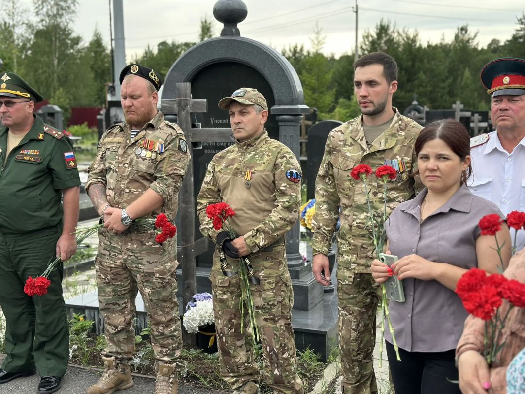В День памяти и скорби сургутяне отдали дань памяти погибшим в Великой Отечественной войне В День памяти и скорби сургутяне отдали дань памяти погибшим в Великой Отечественной войне