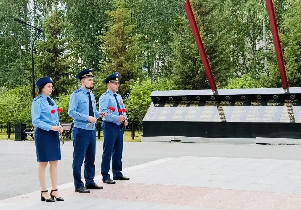 Прокуроры Югры почтили память погибших в годы Великой Отечественной войны Прокуроры Югры почтили память погибших в годы Великой Отечественной войны