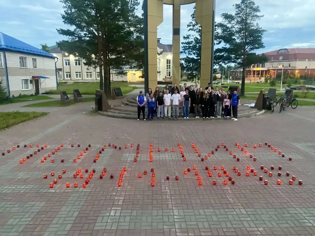 Огненные картины и свечи памяти зажгли в Югре Огненные картины и свечи памяти зажгли в Югре