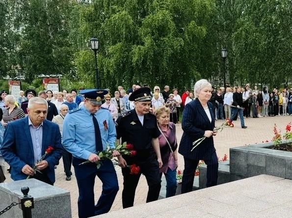 Прокуроры Югры почтили память погибших в годы Великой Отечественной войны Прокуроры Югры почтили память погибших в годы Великой Отечественной войны