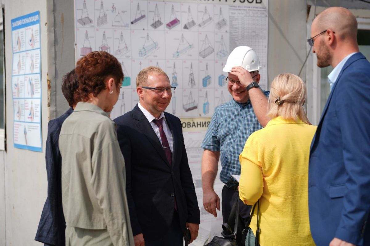 Вместе с почетным гостем Ханты-Мансийска, депутатом Государственной думы Ольгой Ануфриевой депутаты Думы города, работающие в составе комитета по социальной политике и комитета по городскому хозяйству, посетили еще один... Вместе с почетным гостем Ханты-Мансийска, депутатом Государственной думы Ольгой Ануфриевой депутаты Думы города, работающие в составе комитета по социальной политике и комитета по городскому хозяйству, посетили еще один...
